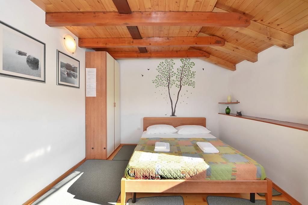 Apartments Mirabella Омиш Экстерьер фото