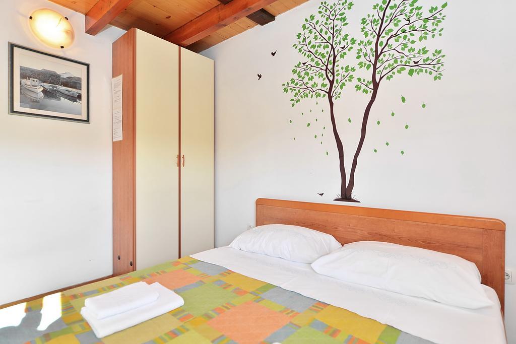 Apartments Mirabella Омиш Экстерьер фото