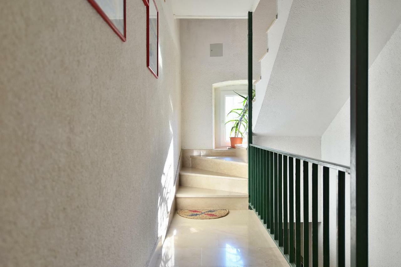 Apartments Mirabella Омиш Экстерьер фото
